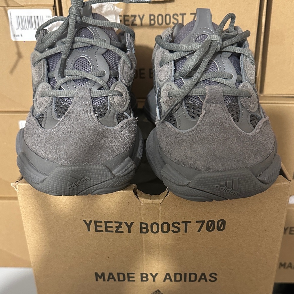 Yeezy Boost 700 Sneakers - Gray